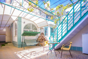 Guest House on Samburova 209A